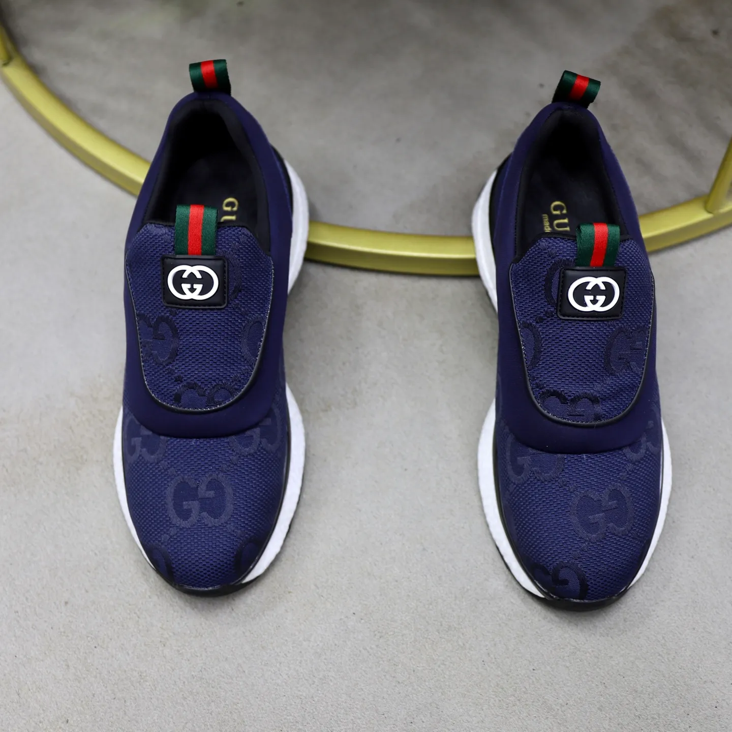 Ex-factory price: 462💰🙅‍♂️🙅‍♂️🙅‍♂️ Brand: Gucci GuCCI Standard code: 38-44 (45 customized) Grade: Same as the official website Material: Original leather stitching brand cloth Comfortable and breathable lining Lightweight and wear-resistant sports outsole Style category: Men's fashionable casual shoes Running sneakers Distinguished luxury brand elements Top luxury Color: actual picture color